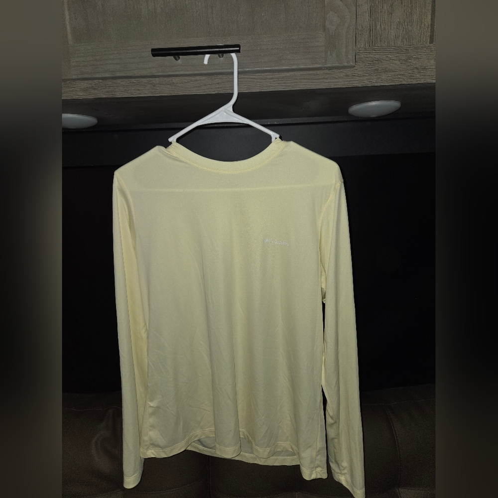 Columbia Women's Light Yellow Long Sleeve Tee